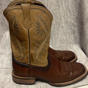 Men’s size 10 Ariat boots